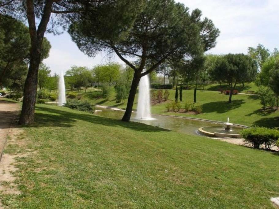 Apartamento Urgel Madrid Bagian luar foto