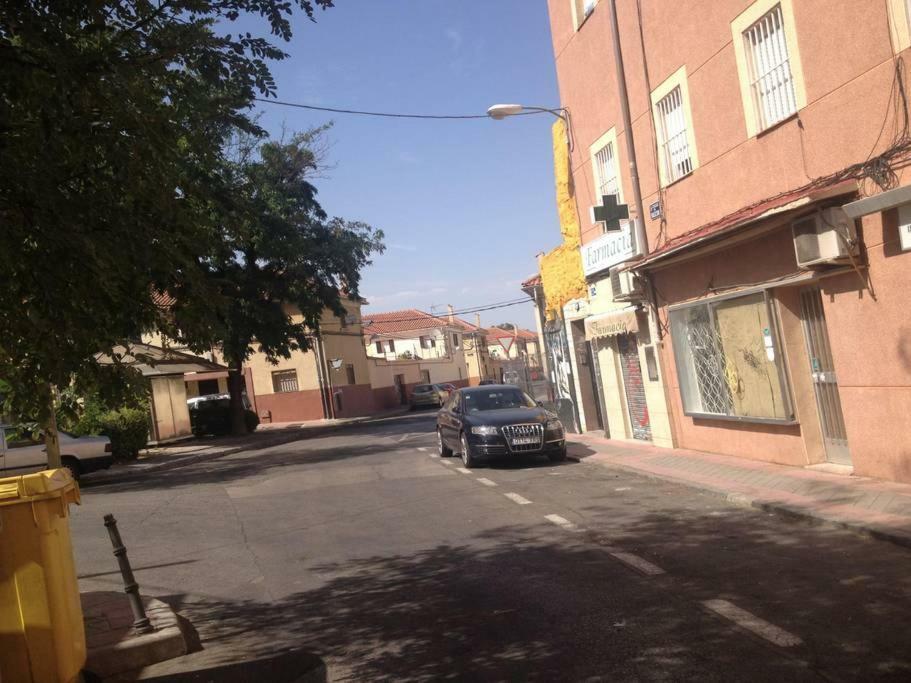 Apartamento Urgel Madrid Bagian luar foto
