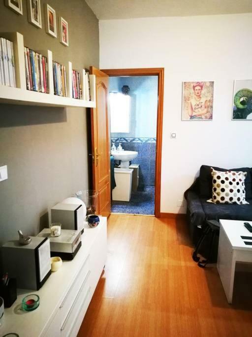 Apartamento Urgel Madrid Bagian luar foto