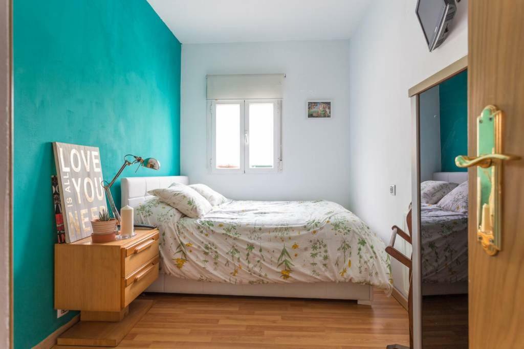 Apartamento Urgel Madrid Bagian luar foto